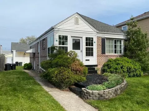 1437 Warwick Ave, Whiting, IN 46394 photo 1