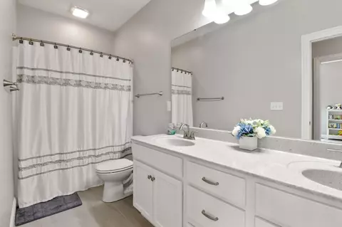 383 E Augustine Dr, Valparaiso, IN 46383 photo 16