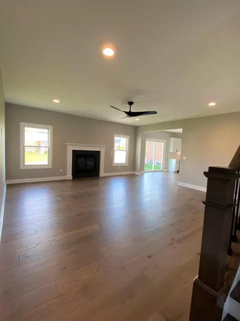 302 Cornwall Cir, Munster, IN 46321 photo 4