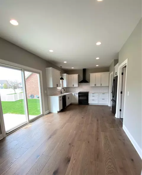 302 Cornwall Cir, Munster, IN 46321 photo 7