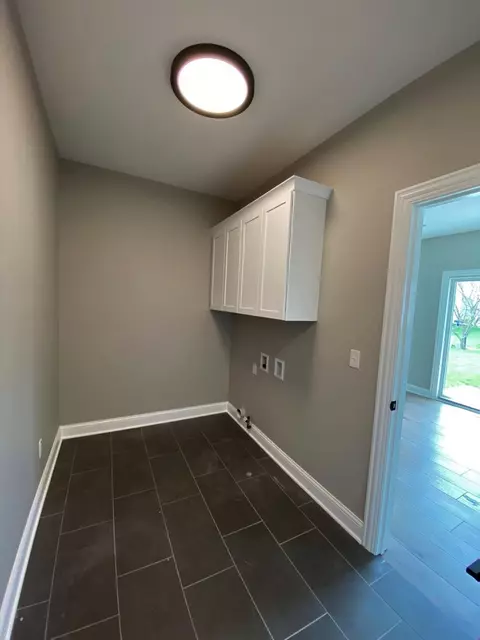 302 Cornwall Cir, Munster, IN 46321 photo 9