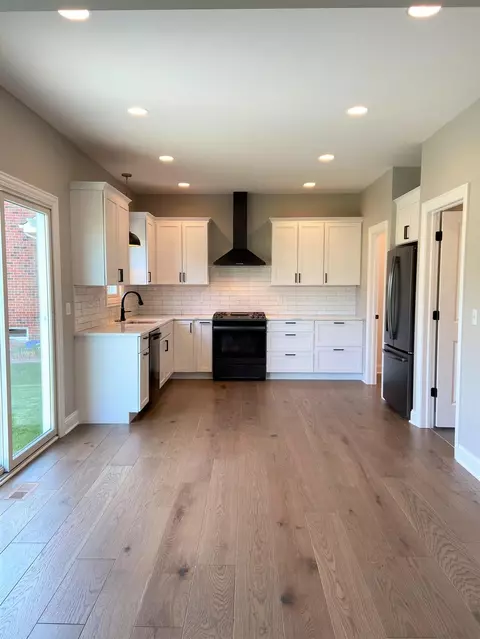 302 Cornwall Cir, Munster, IN 46321 photo 5