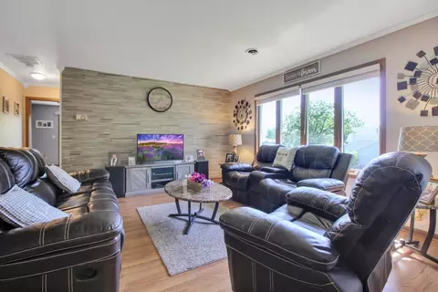 1544 Autumn Dr, Crown Point, IN 46307 photo 3