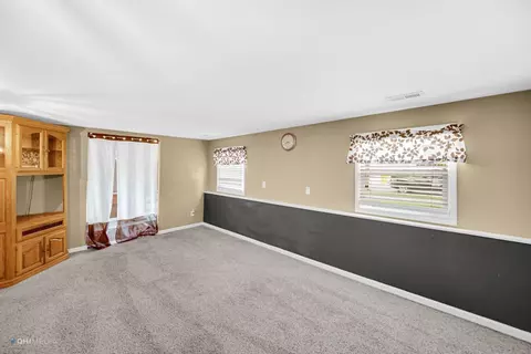 709 Darcy Ln, Griffith, IN 46319 photo 5