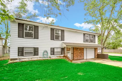 709 Darcy Ln, Griffith, IN 46319 photo 2