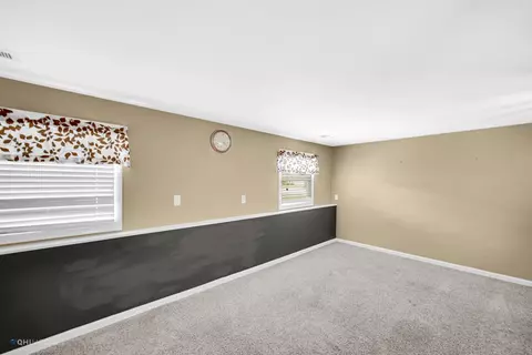 709 Darcy Ln, Griffith, IN 46319 photo 4