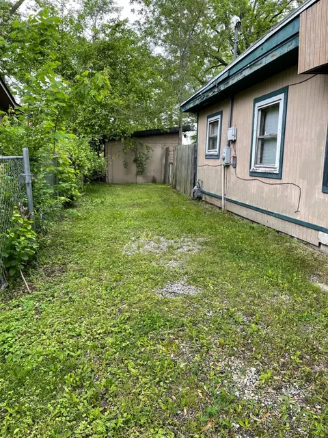 5838 W 29th Pl, Gary, IN 46406 photo 4