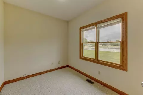 9925 New Devon St, Munster, IN 46321 photo 18