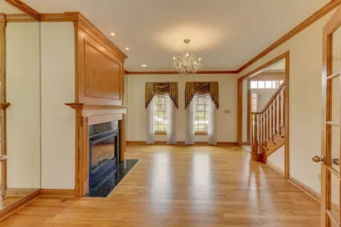 9925 New Devon St, Munster, IN 46321 photo 2