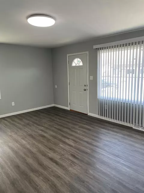 646 Allen St, Gary, IN 46403 photo 3