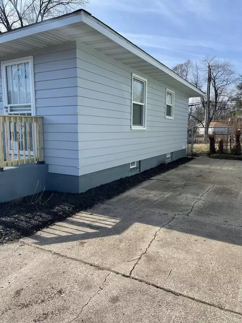646 Allen St, Gary, IN 46403 photo 2