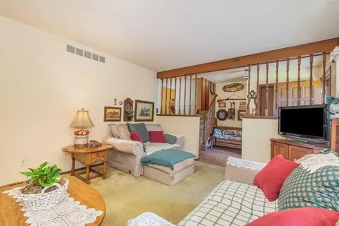 401 N Wright St, Griffith, IN 46319 photo 3