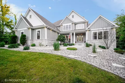 544 N 450, Valparaiso, IN 46383 photo 1