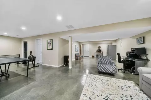 1190 Sawgrass Dr, Griffith, IN 46319 photo 17