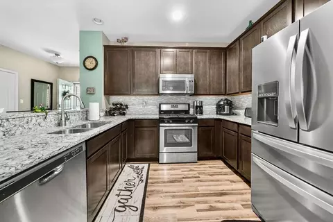 1190 Sawgrass Dr, Griffith, IN 46319 photo 4