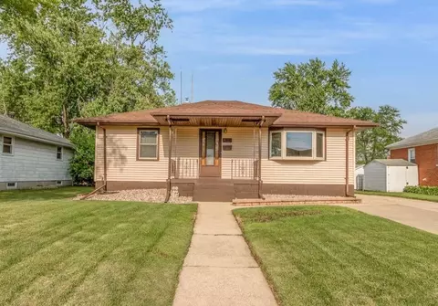 829 N Broad St, Griffith, IN 46319 photo 1