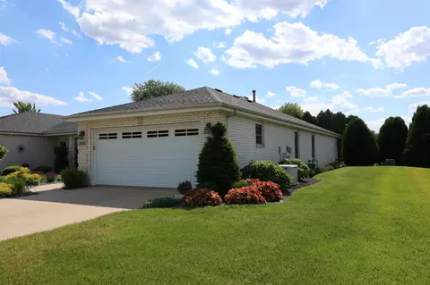 2003 Silver Hawk Dr, Crown Point, IN 46307 photo 2