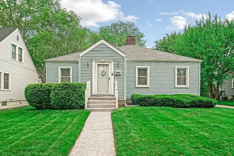 8315 Walnut Dr, Munster, IN 46321 photo 1