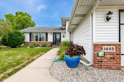 1445 W Ash Pl, Griffith, IN 46319 photo 2