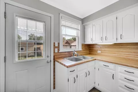 326 Beacon Pl, Munster, IN 46321 photo 10