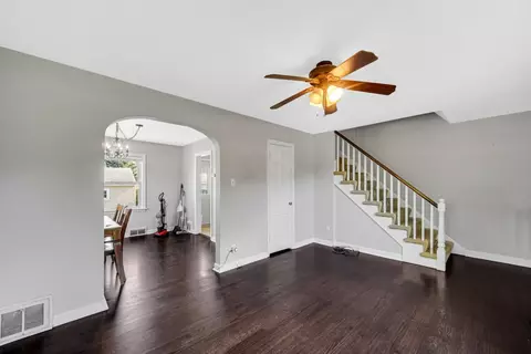 326 Beacon Pl, Munster, IN 46321 photo 4