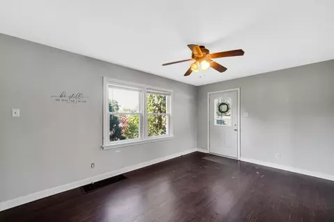 326 Beacon Pl, Munster, IN 46321 photo 5