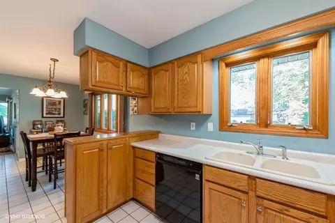 9308 Grace St, Highland, IN 46322 photo 8