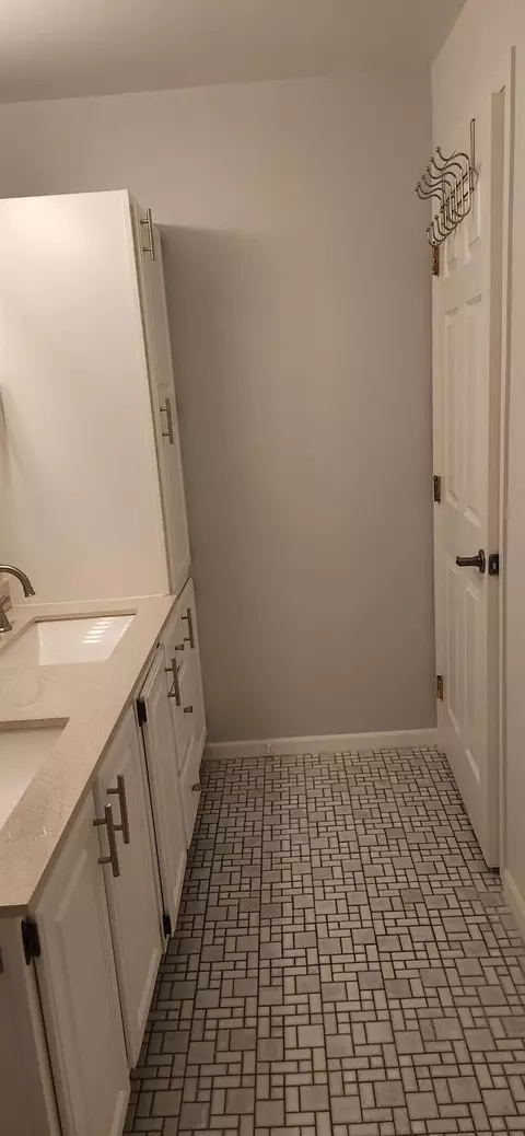 1444 Woodview Dr #8, Crown Point, IN 46307 photo 8