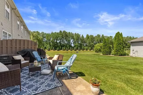 1085 Flagstone Dr, Dyer, IN 46311 photo 6