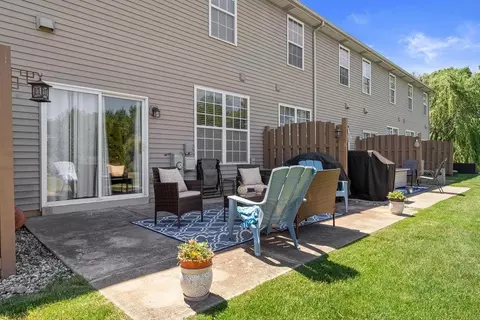 1085 Flagstone Dr, Dyer, IN 46311 photo 5