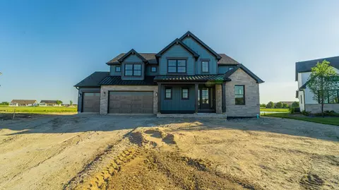 10642 Mahogany Ter, Saint John, IN 46373 photo 1