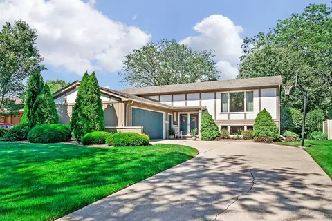 1121 Azalea Dr, Munster, IN 46321 photo 2