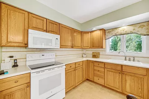 1121 Azalea Dr, Munster, IN 46321 photo 11