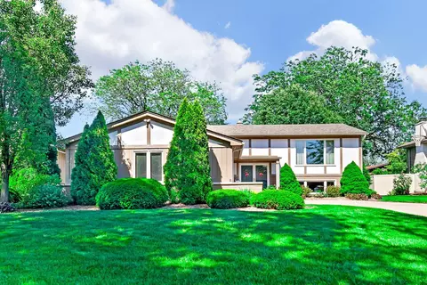 1121 Azalea Dr, Munster, IN 46321 photo 1