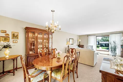 1121 Azalea Dr, Munster, IN 46321 photo 6