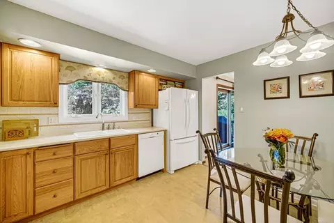 1121 Azalea Dr, Munster, IN 46321 photo 9