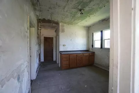 917 W 11th Ave, Gary, IN 46402 photo 9
