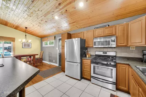 7735 Locust Ave, Gary, IN 46403 photo 8