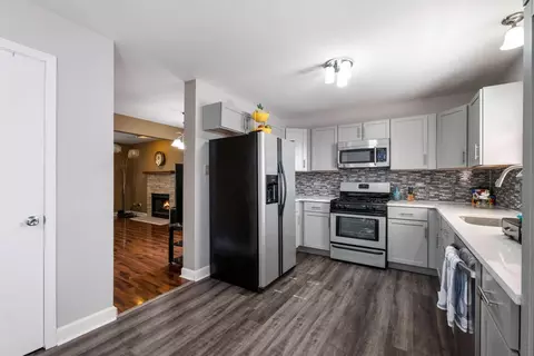 10920 S Avenue E, Chicago, IL 60617 photo 8