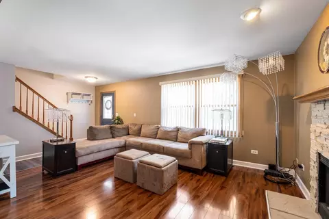 10920 S Avenue E, Chicago, IL 60617 photo 4