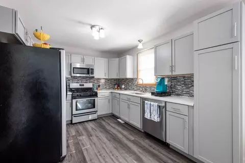 10920 S Avenue E, Chicago, IL 60617 photo 9