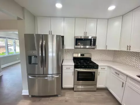 8309 Baring Ave, Munster, IN 46321 photo 12