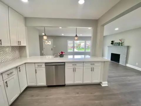 8309 Baring Ave, Munster, IN 46321 photo 15
