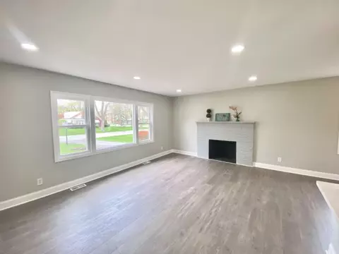 8309 Baring Ave, Munster, IN 46321 photo 6