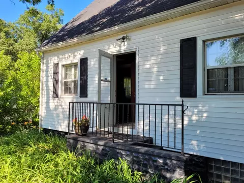 829 Fayette St, Gary, IN 46403 photo 2