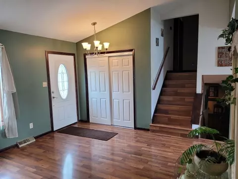 8934 Mathews St, Crown Point, IN 46307 photo 2