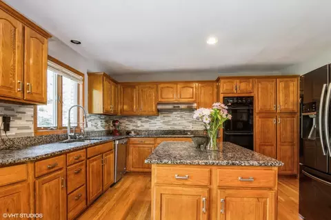 10217 Devonshire Ln, Munster, IN 46321 photo 6