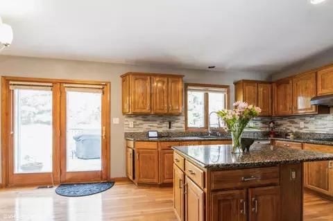10217 Devonshire Ln, Munster, IN 46321 photo 8