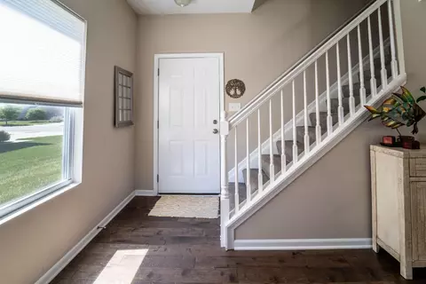 549 Clover Ln, Griffith, IN 46319 photo 4