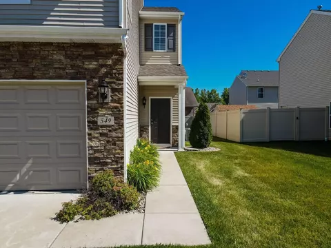 549 Clover Ln, Griffith, IN 46319 photo 3